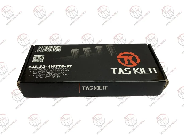 تصویر قفل درب چهارلول برند تاش کلیت مدل TAS KILIT با چهار کلید و بسته‌بندی کارتنی مشکی